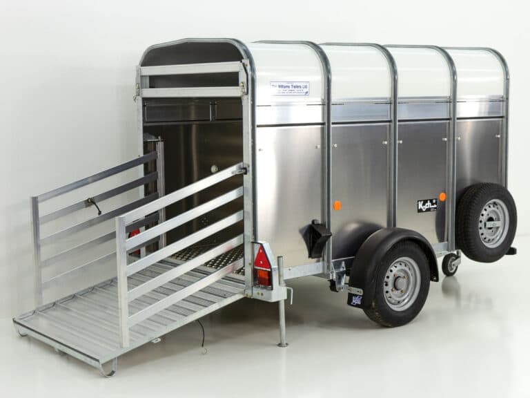 Ifor Williams P8G Schaf- und Kälberanhänger (1,4t) Höhe:120cm